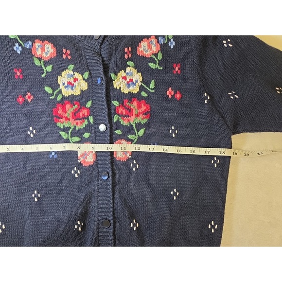 Vintage Knitted Floral Short Sleeve Sweater Cardigan Navy Blue GrannyCore Size S - Picture 10 of 13